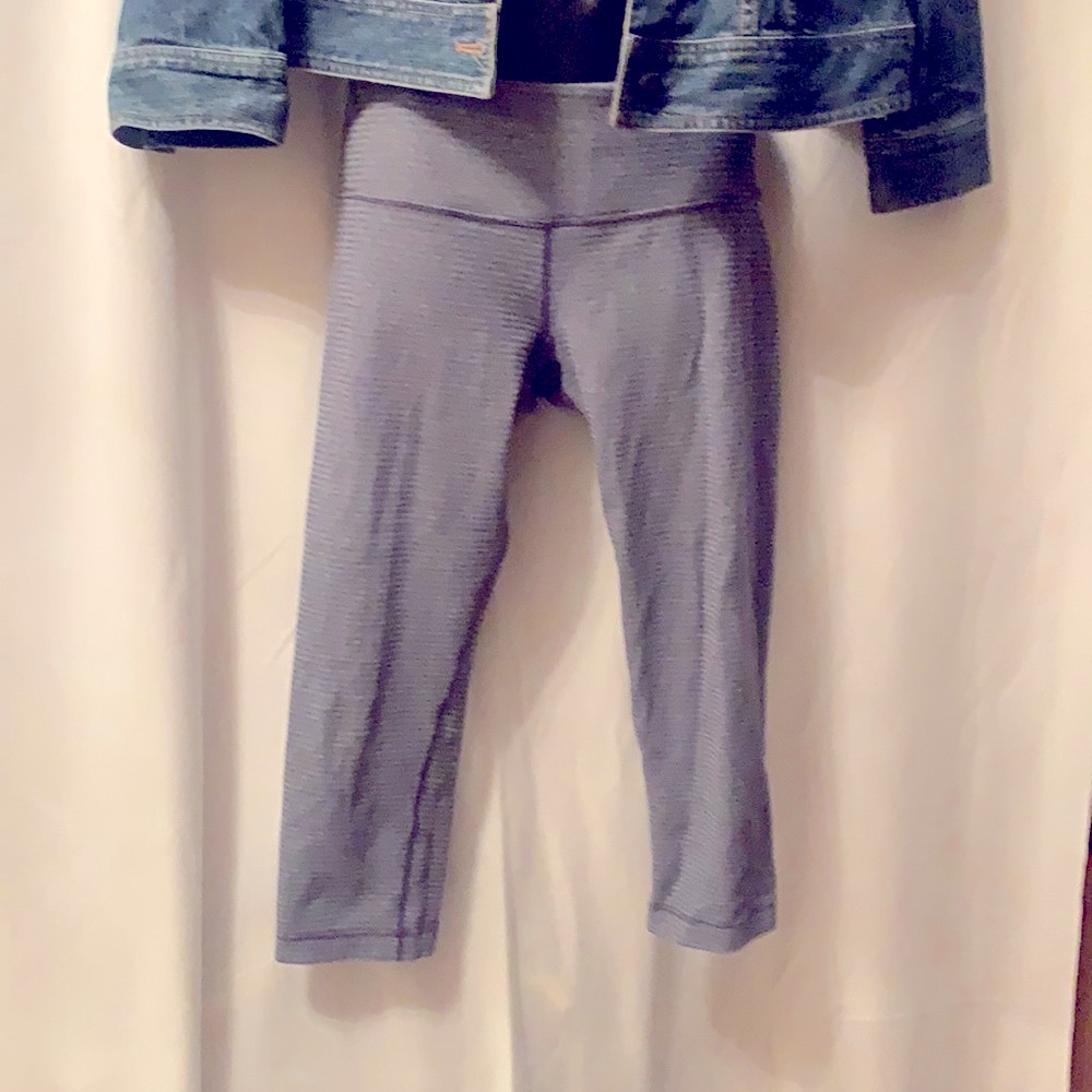 Lululemon 3/4 leggings 8
